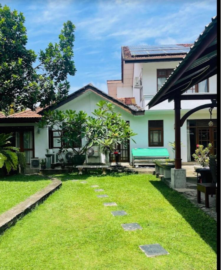 Ice Berg Apartment Dehiwala-Mount Lavinia Exterior photo