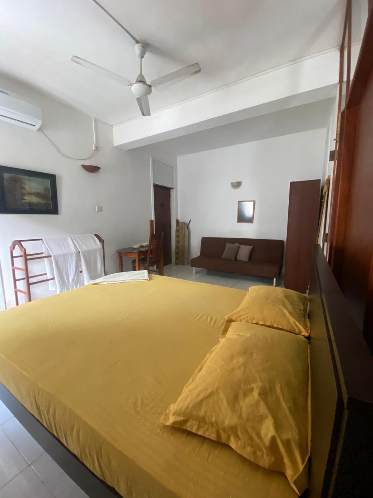 Ice Berg Apartment Dehiwala-Mount Lavinia Room photo