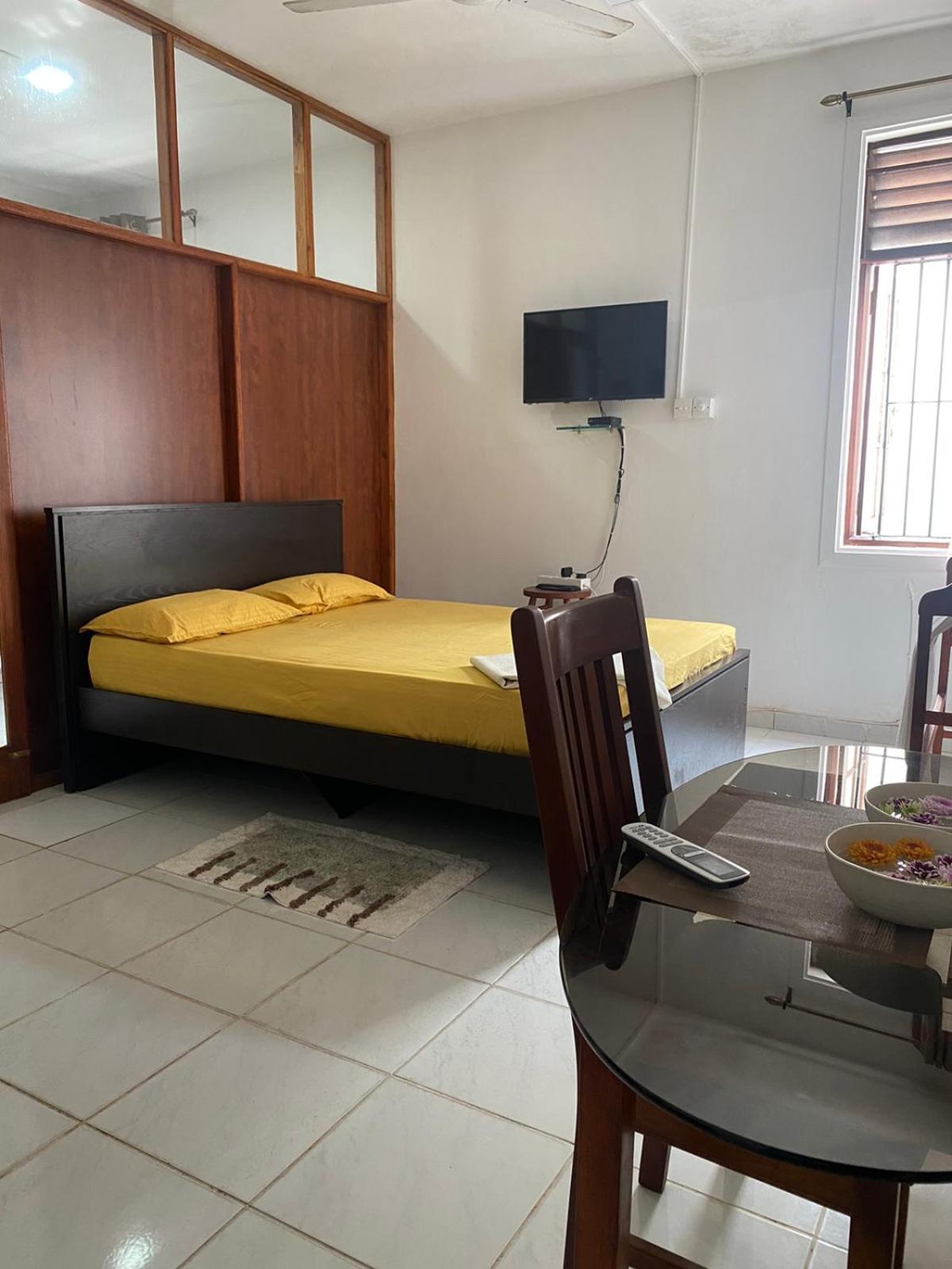 Ice Berg Apartment Dehiwala-Mount Lavinia Room photo