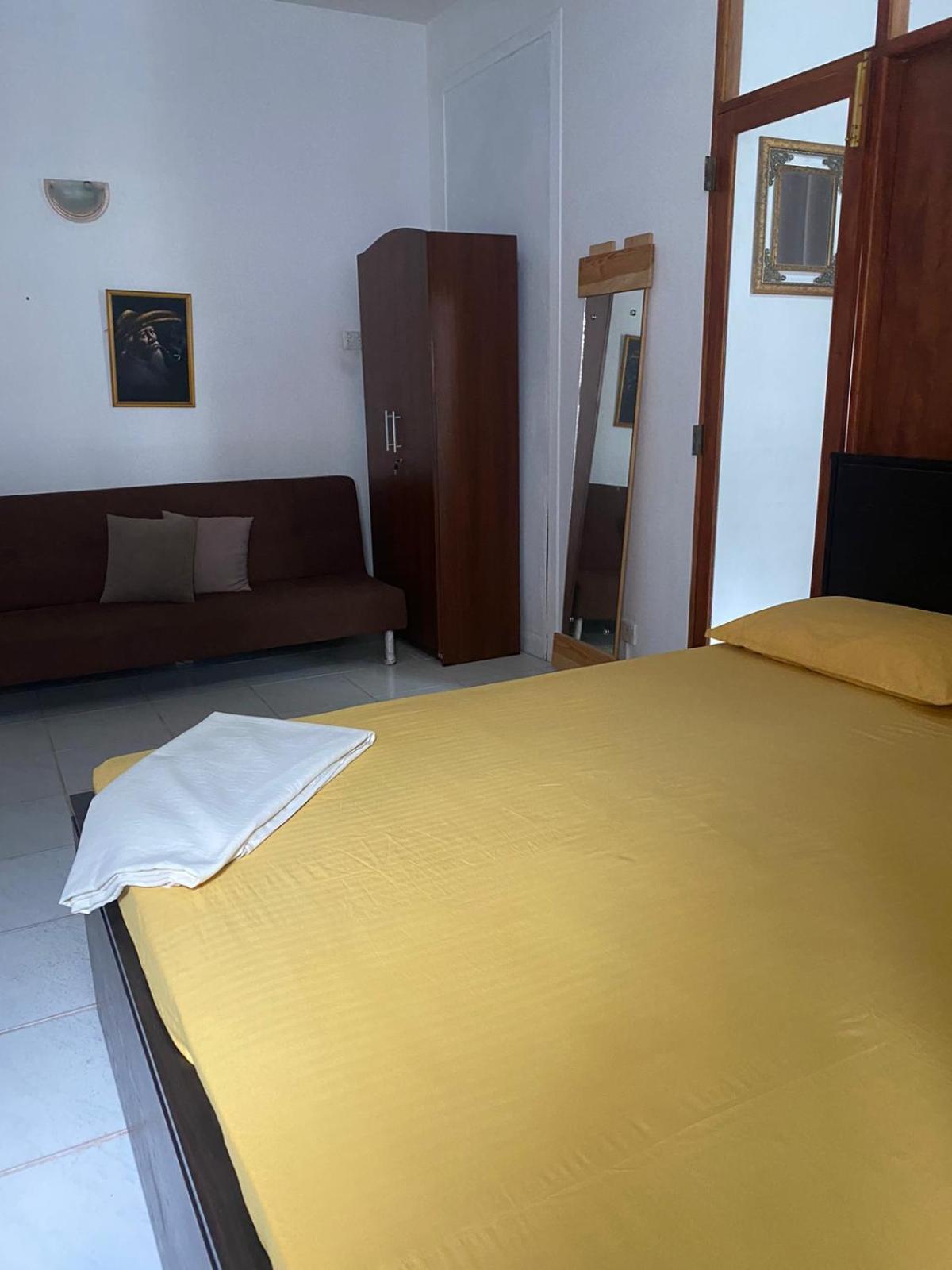 Ice Berg Apartment Dehiwala-Mount Lavinia Room photo