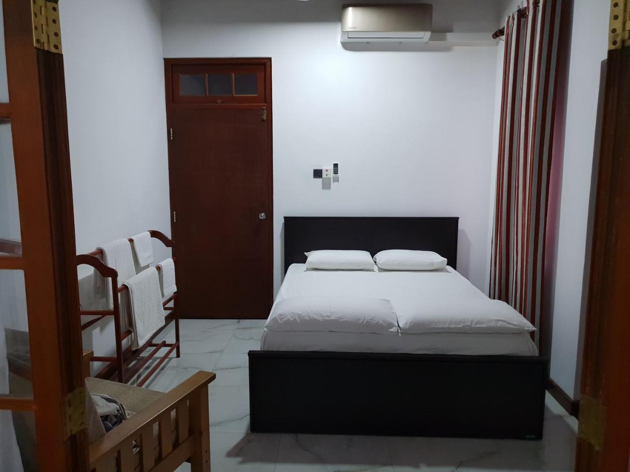 Ice Berg Apartment Dehiwala-Mount Lavinia Exterior photo