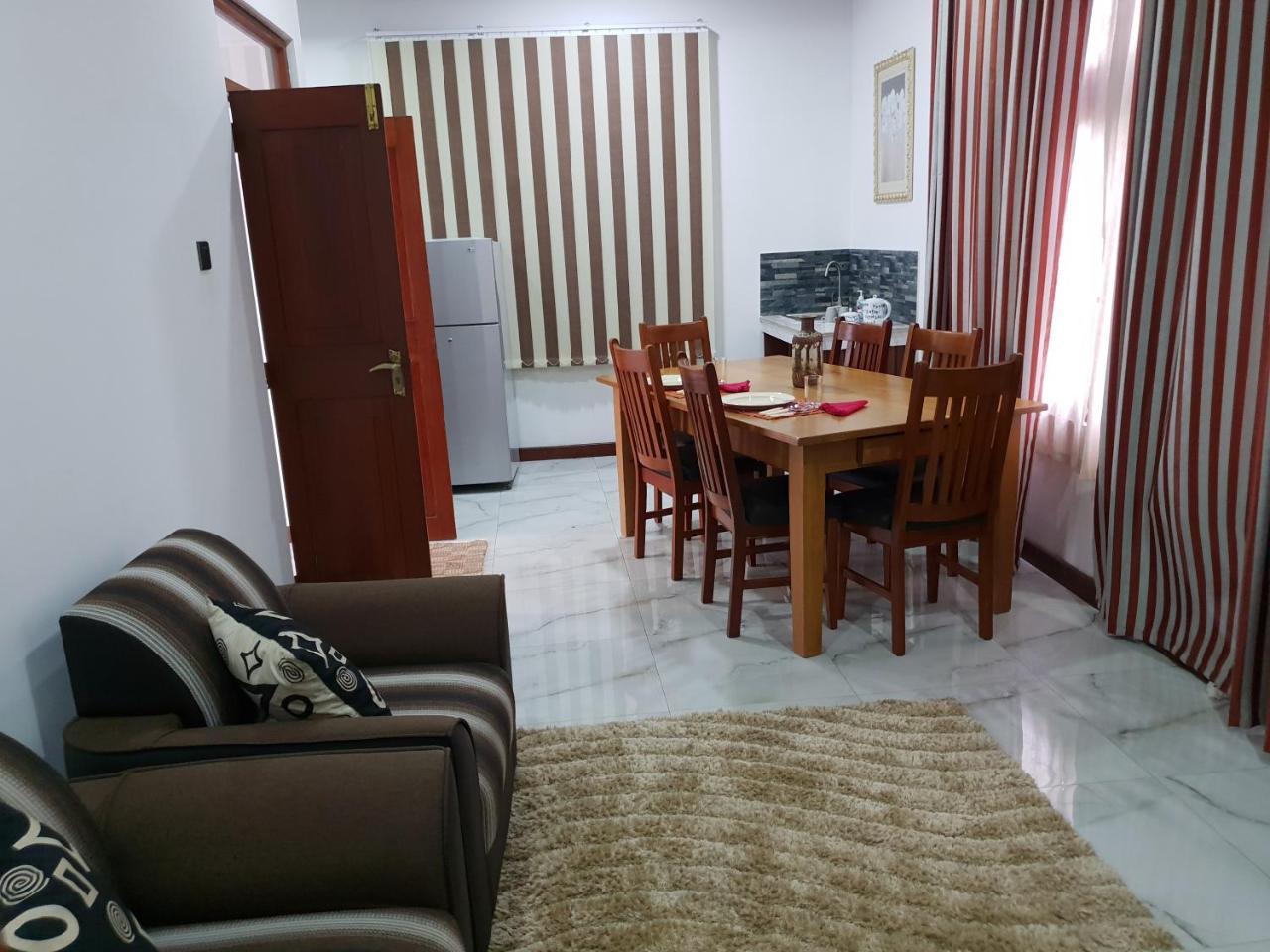 Ice Berg Apartment Dehiwala-Mount Lavinia Exterior photo