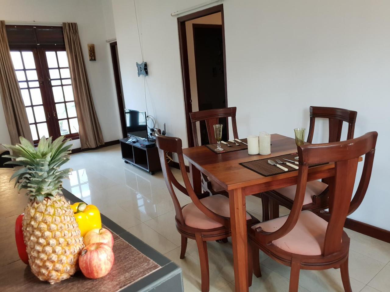 Ice Berg Apartment Dehiwala-Mount Lavinia Exterior photo