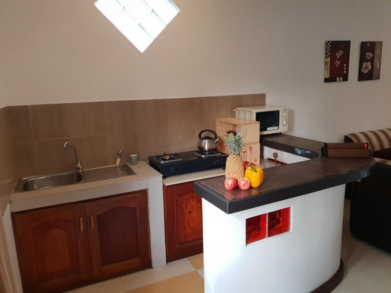 Ice Berg Apartment Dehiwala-Mount Lavinia Exterior photo