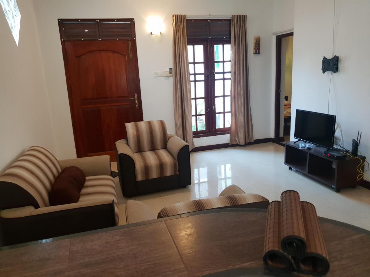 Ice Berg Apartment Dehiwala-Mount Lavinia Exterior photo